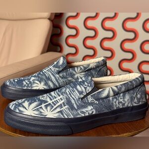 SPERRY Men's Top-Sider Striper Slip-On Sneaker 10 Men
New Without Tags